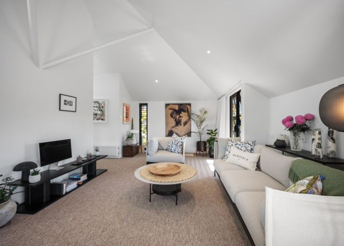 at 2/21 Hauraki Road, Hauraki, North Shore City, Auckland