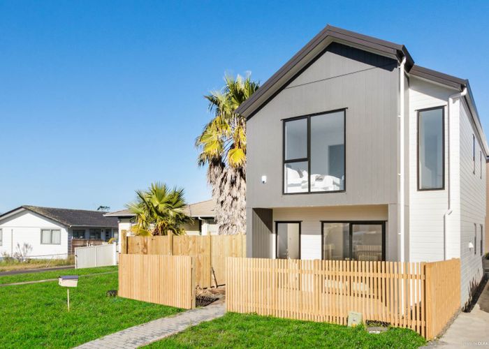  at 64B Rosewarne Crescent, Glendene, Auckland