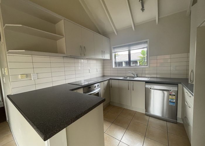  at 28 Venus Place, Half Moon Bay, Manukau City, Auckland