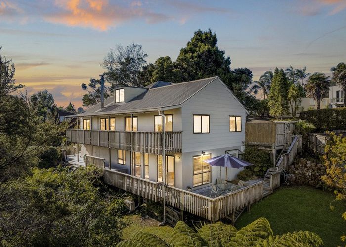  at 20 Mayall Avenue, Beach Haven, Auckland