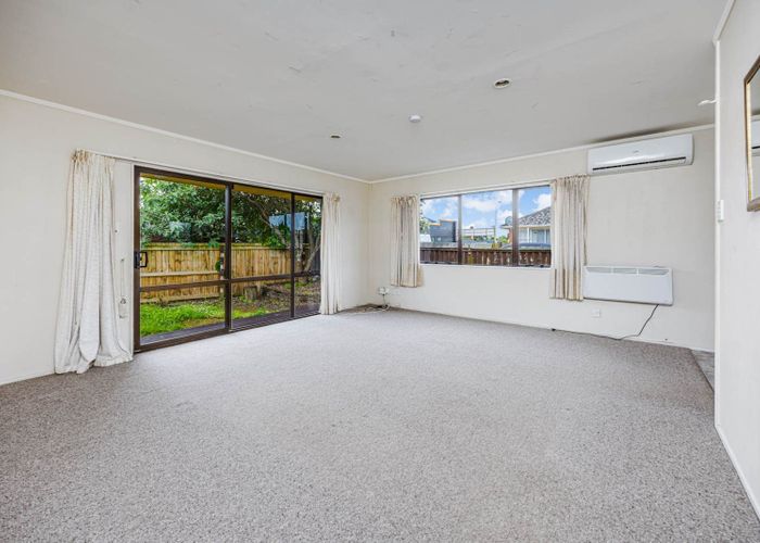  at 2/8 Latham Avenue, Pakuranga, Manukau City, Auckland