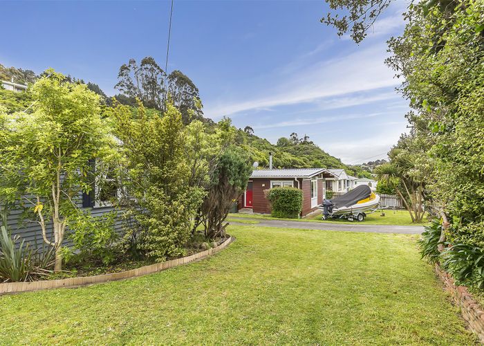  at 62 Chester Road, Tawa, Wellington