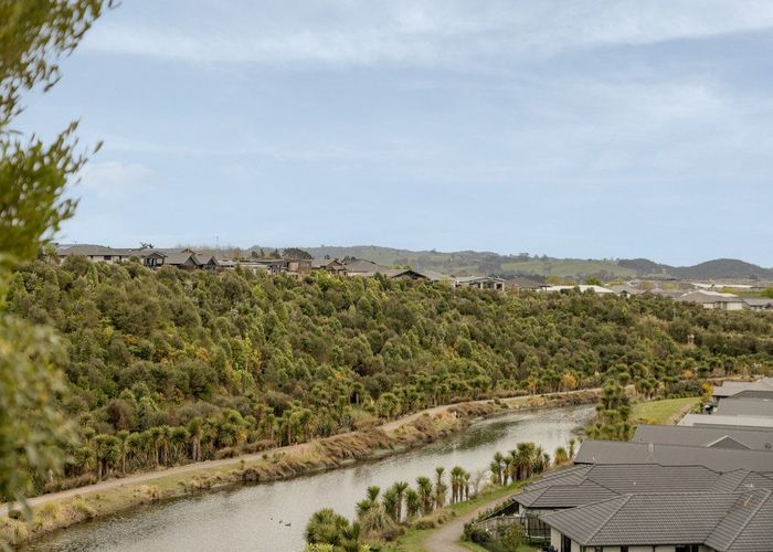  at 10 Kissling Terrace, Pyes Pa, Tauranga