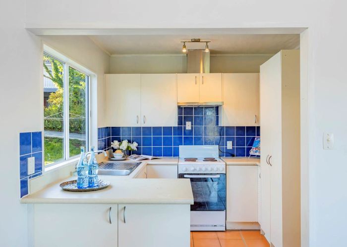  at 2/28 Noeleen Street, Glenfield, North Shore City, Auckland