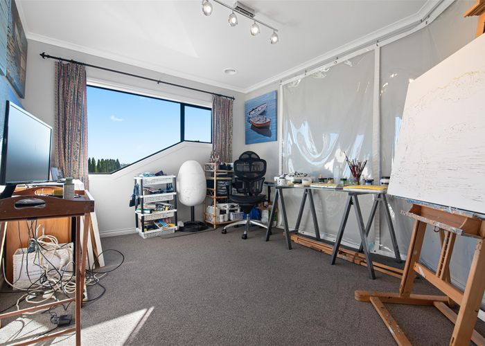  at 35 Greenfield Drive, Western Heights, Hamilton