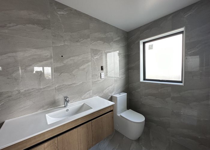  at 11 Meadowridge Drive, Flat Bush, Auckland