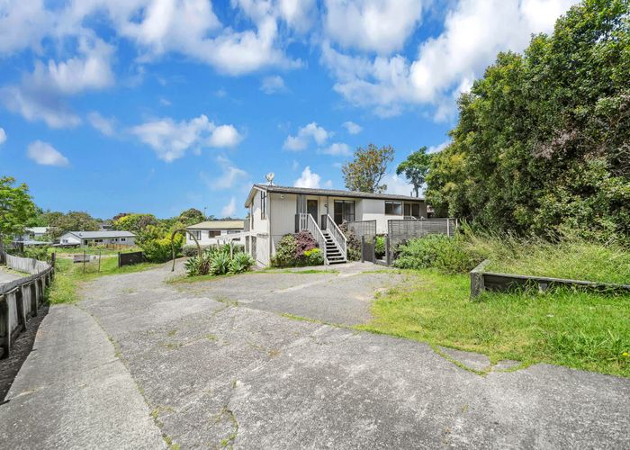  at 9 & 9A Sherie Place, Howick, Manukau City, Auckland