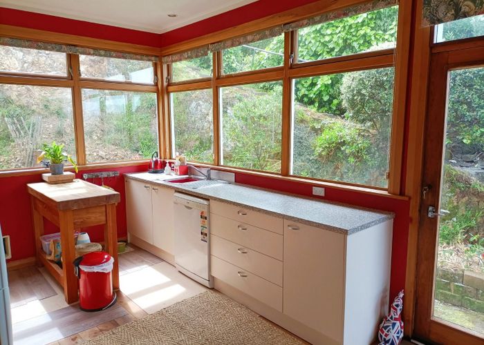  at 121 Barnard Street, Wadestown, Wellington