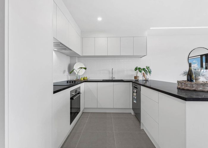  at 4/49 Northboro Road, Belmont, North Shore City, Auckland