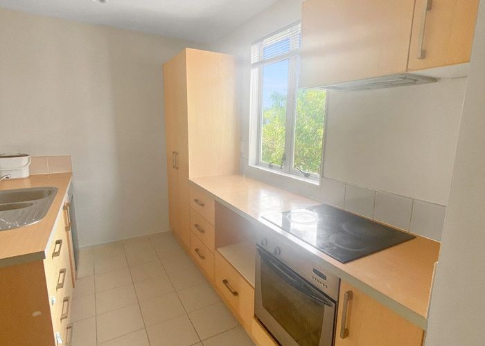  at 7 Albionvale Rd, Glen Eden, Waitakere City, Auckland