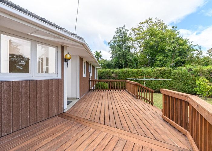  at 42 Maui Pomare Street, Blockhouse Bay, Auckland