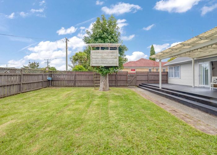 at 1/225 Birkdale Road, Birkdale, North Shore City, Auckland