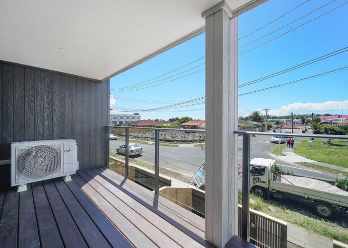  at 2/26 Dale Crescent, Pakuranga, Manukau City, Auckland