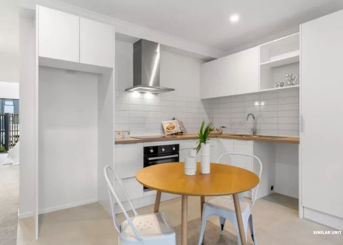  at 4/20 Bader Drive, Mangere, Manukau City, Auckland