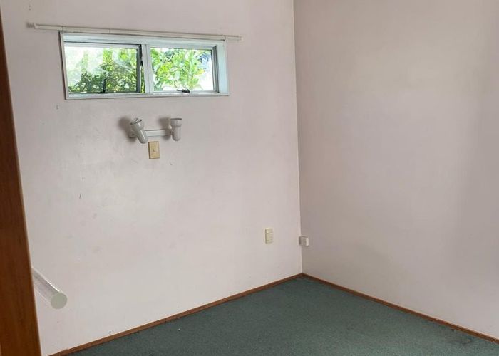  at 8 Devonshire Road, Unsworth Heights, Auckland