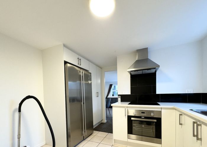  at 25 Alton Avenue, Hillcrest, Auckland