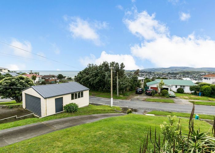  at 43 Hiwi Crescent, Titahi Bay, Porirua