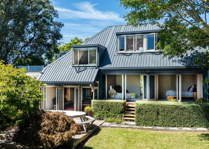  at 6 Learmonth Avenue, Birkenhead, North Shore City, Auckland