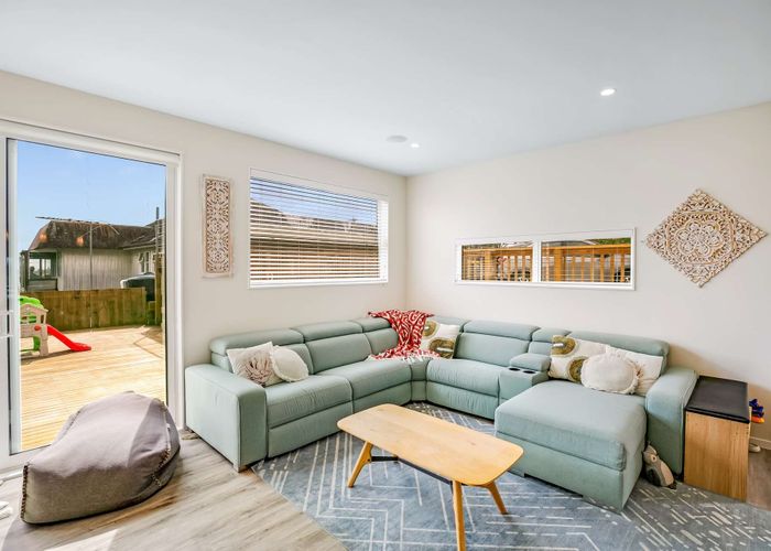  at 103E Woodglen Road, Glen Eden, Waitakere City, Auckland