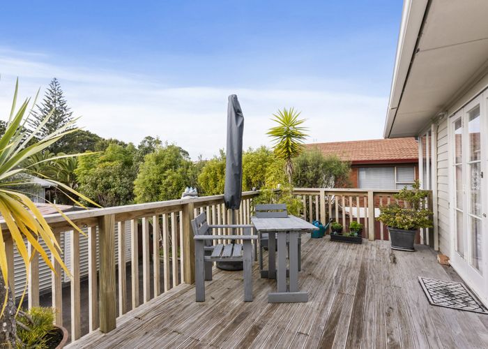  at 6 Alton Terrace, Pakuranga Heights, Auckland
