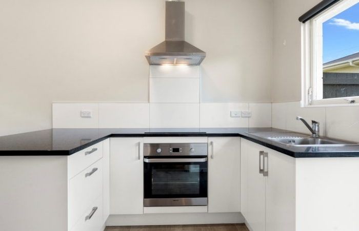  at 3/8 Heretaunga Avenue, Te Papapa, Auckland