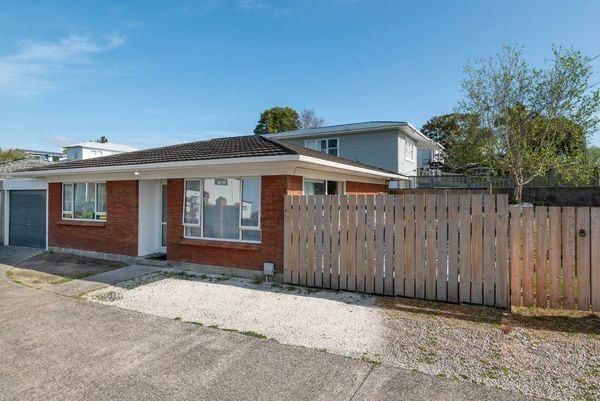  at 1/9 Windy Ridge Road, Glenfield, North Shore City, Auckland