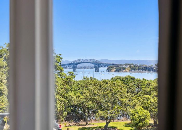  at 3 Marine Terrace, Bayswater, North Shore City, Auckland