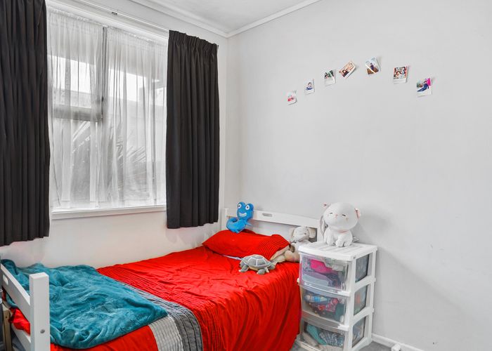  at 2/68 Ruawai Road, Mount Wellington, Auckland