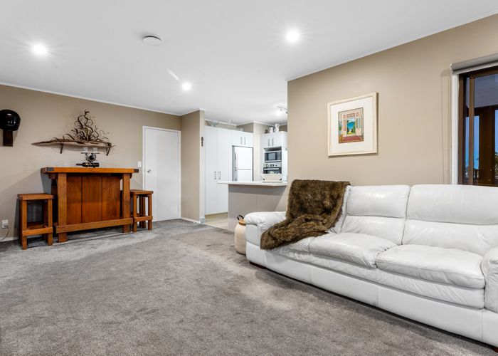  at 170 Glamorgan Drive, Torbay, Auckland