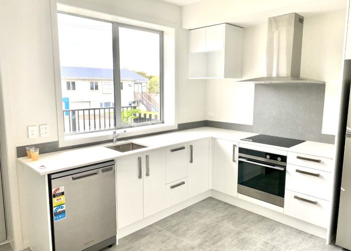  at D4/8 Wharetana Cres, New Lynn, Waitakere City, Auckland