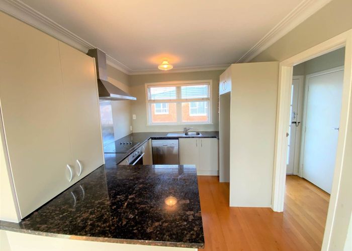  at 2/3 Rathlin Street, Blockhouse Bay, Auckland