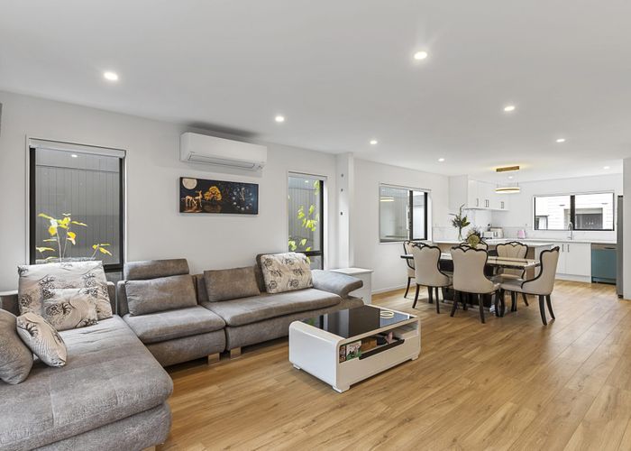  at 12E Kelwyn Road, Kelston, Auckland