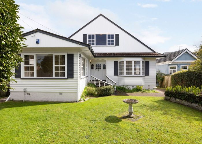  at 52 Forest Lake Road, Forest Lake, Hamilton