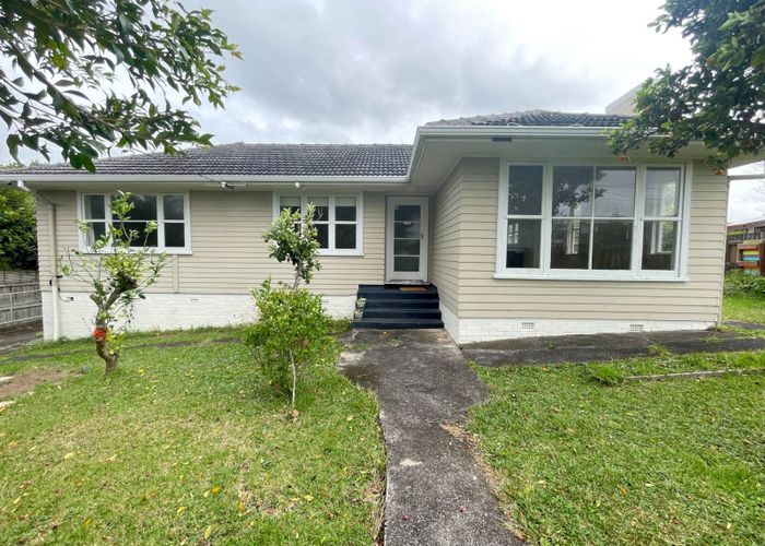  at 11 Mayburn Road, Te Atatu Peninsula, Auckland