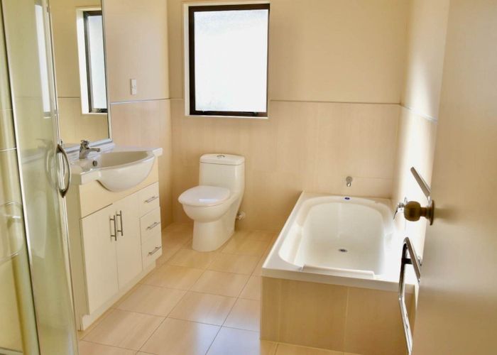  at 43 Baverstock Road, Flat Bush, Manukau City, Auckland