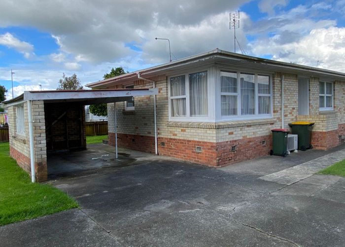  at 2/8 Chapel Street, Papakura, Papakura, Auckland
