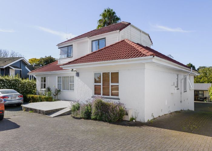  at 218 Hillcrest Road, Hillcrest, Hamilton