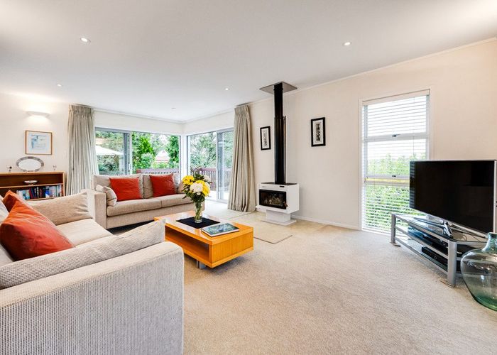  at 27 Redwing Street, Browns Bay, North Shore City, Auckland