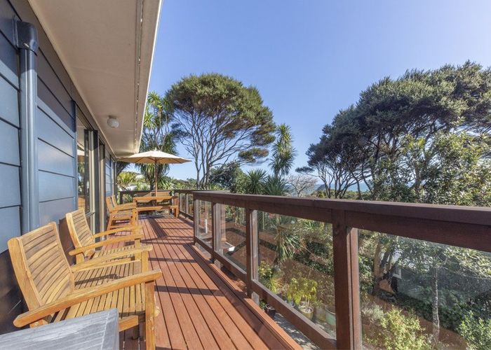  at 125 Seaview Road, Piha, Piha