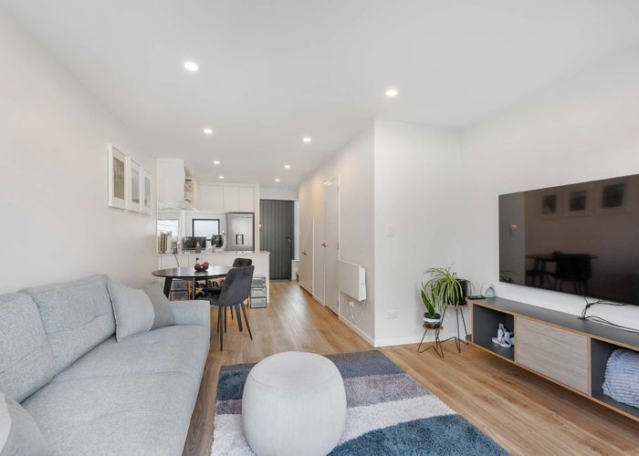  at 5/119 Bruce McLaren Road, Henderson, Waitakere City, Auckland