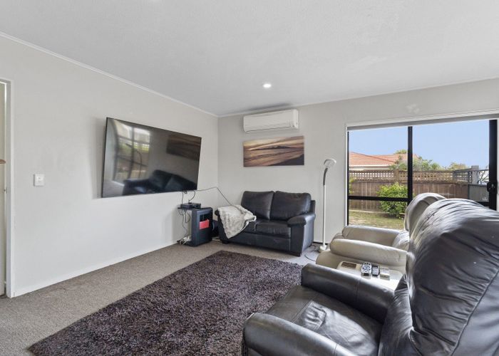 at 25 Rosewood Place, Paraparaumu