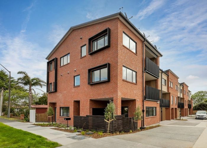  at 1/500 Te Atatu Road, Te Atatu Peninsula, Waitakere City, Auckland