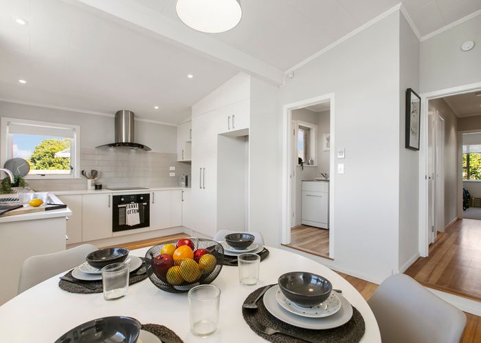  at 3 Mckenzie Road, Mangere Bridge, Auckland