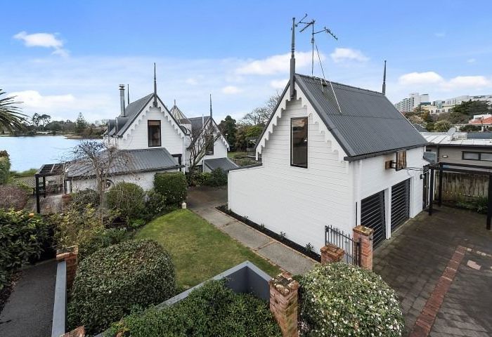  at 58A Lake Crescent, Hamilton Lake, Hamilton