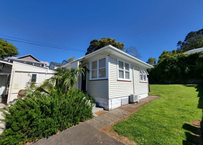  at 4/10 Oaklands Rd, Mount Eden, Auckland City, Auckland