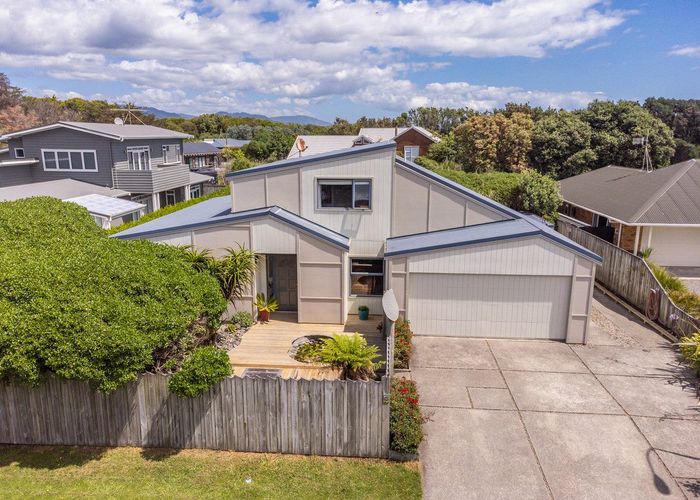  at 13 Marram Way, Peka Peka, Waikanae