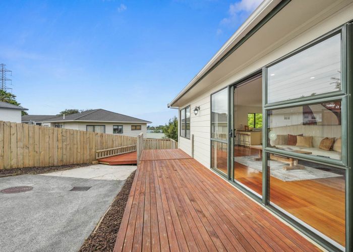  at 11 Breenagh Place, Massey, Waitakere City, Auckland