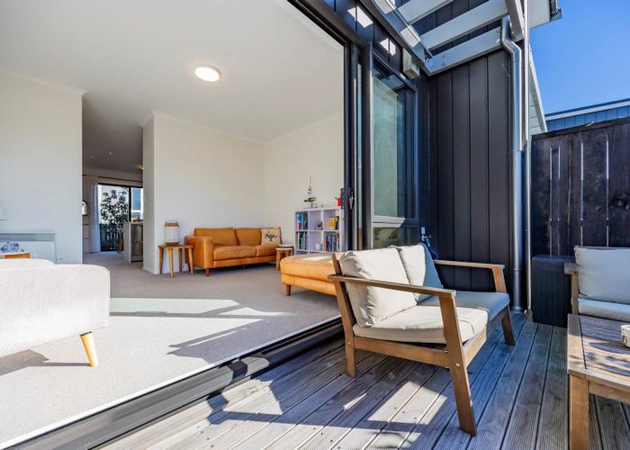  at 4 Tuhono Lane, Northcote, North Shore City, Auckland