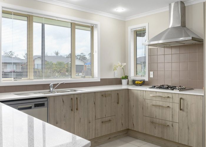  at 21 Hartford Terrace, Huntington, Hamilton
