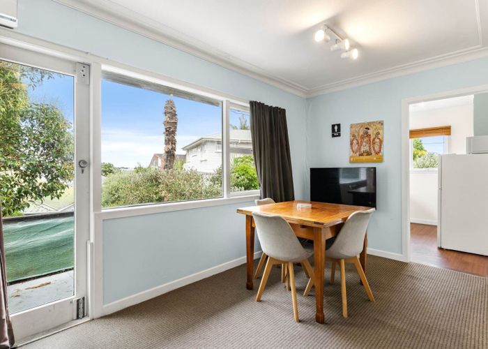  at 4/162 Onewa Road, Northcote, Auckland